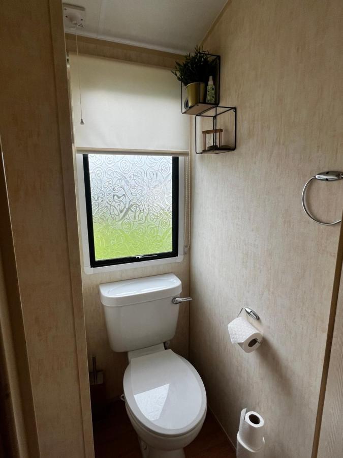 Jungle House No.26 At Three Lochs Holiday Park Newton Stewart Exteriör bild
